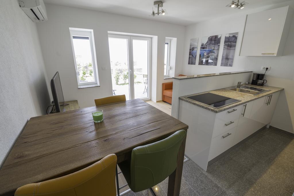 BC Eleven Appartement Senj  Buitenkant foto