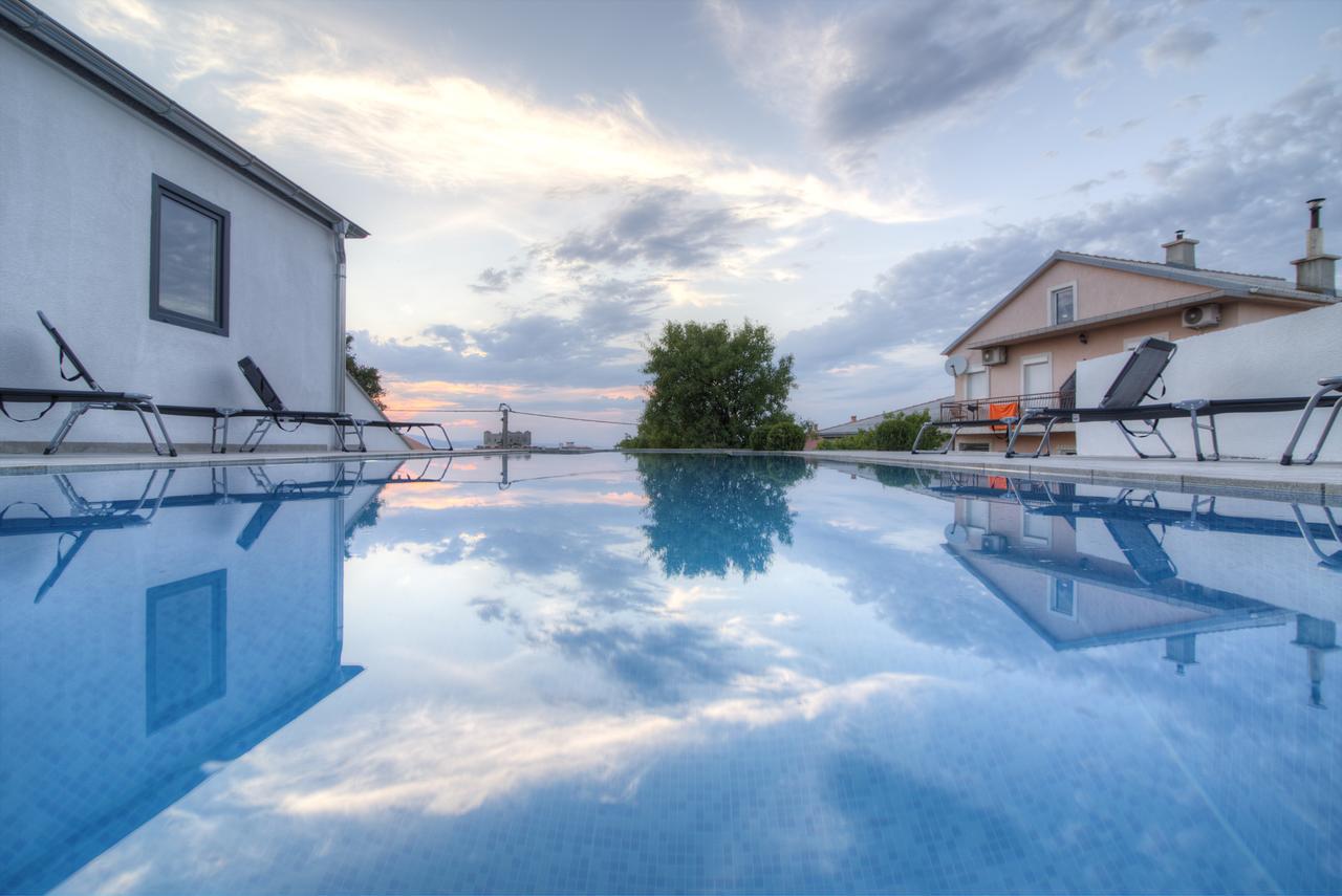 BC Eleven Appartement Senj  Buitenkant foto
