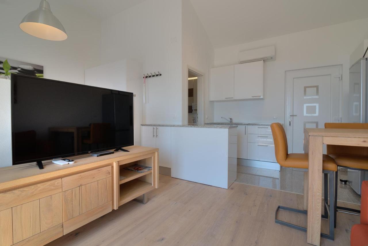 BC Eleven Appartement Senj  Buitenkant foto