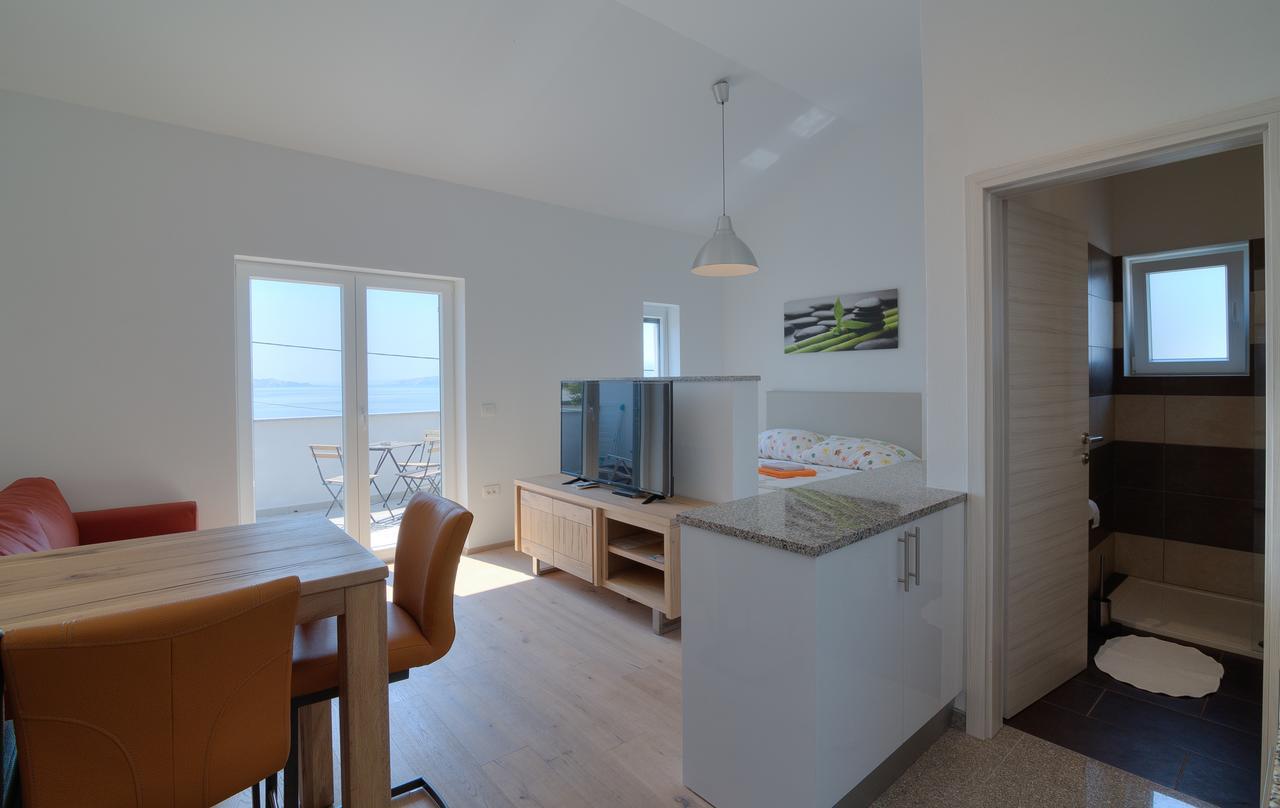 BC Eleven Appartement Senj  Buitenkant foto