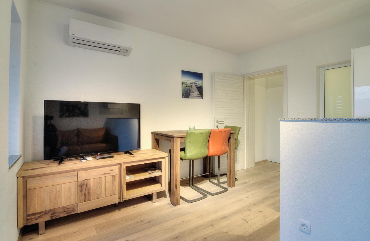 BC Eleven Appartement Senj  Buitenkant foto