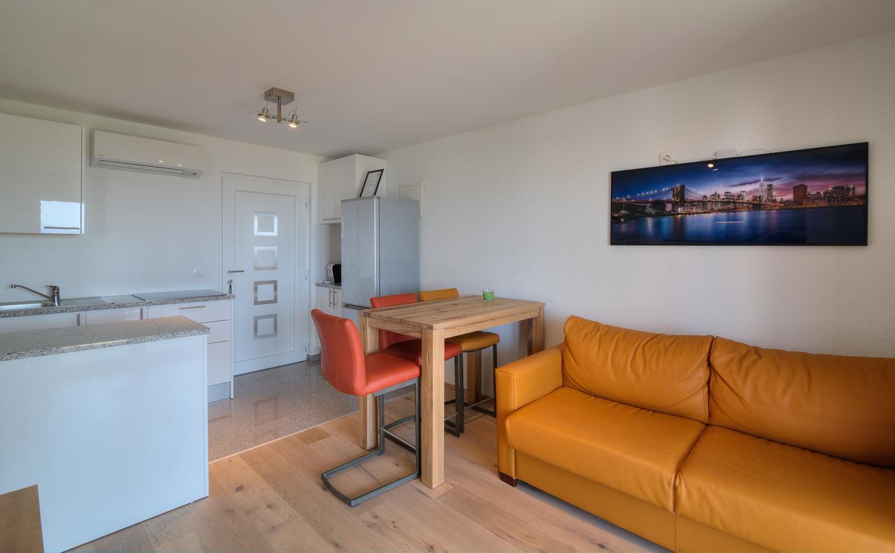BC Eleven Appartement Senj  Buitenkant foto