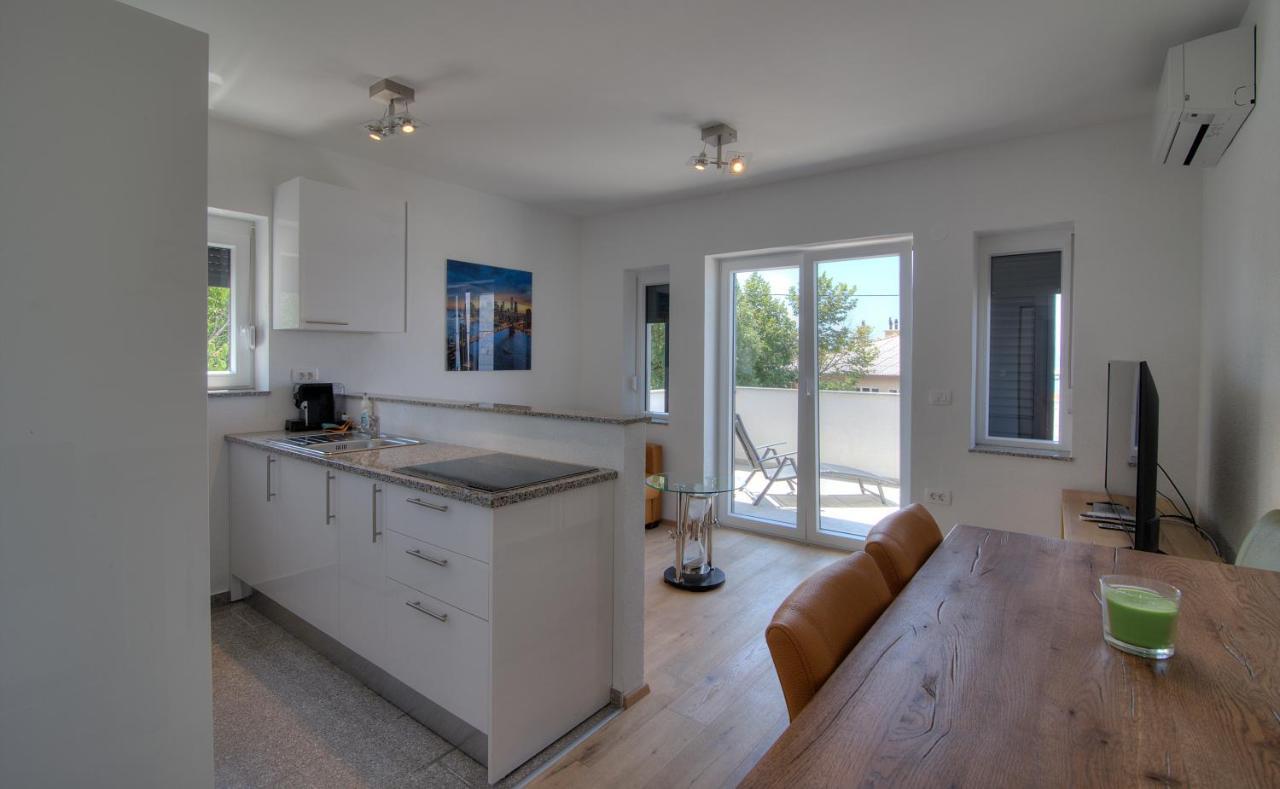BC Eleven Appartement Senj  Buitenkant foto