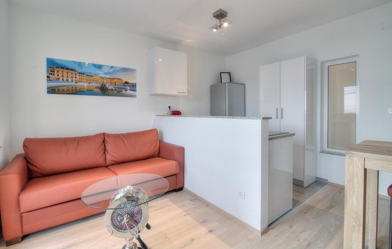 BC Eleven Appartement Senj  Buitenkant foto