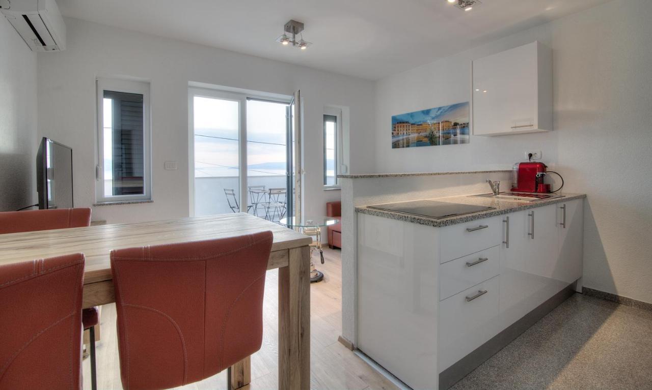 BC Eleven Appartement Senj  Buitenkant foto